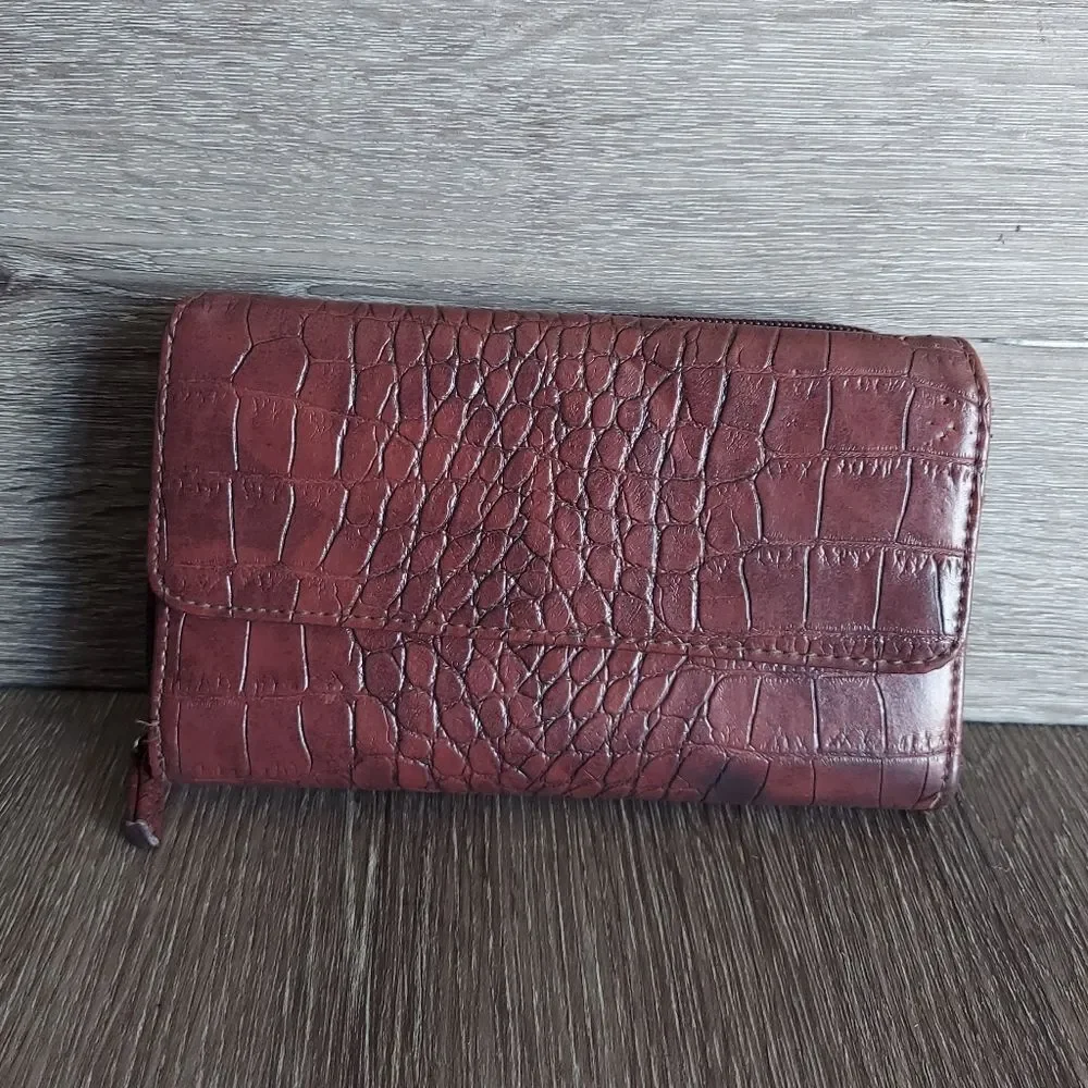 Croc Embossed Brown Wallet - Picture 1 of 9